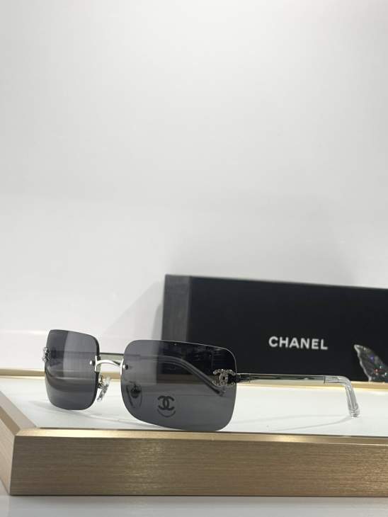 Picture of Chanel Sunglasses _SKUfw76990401fw